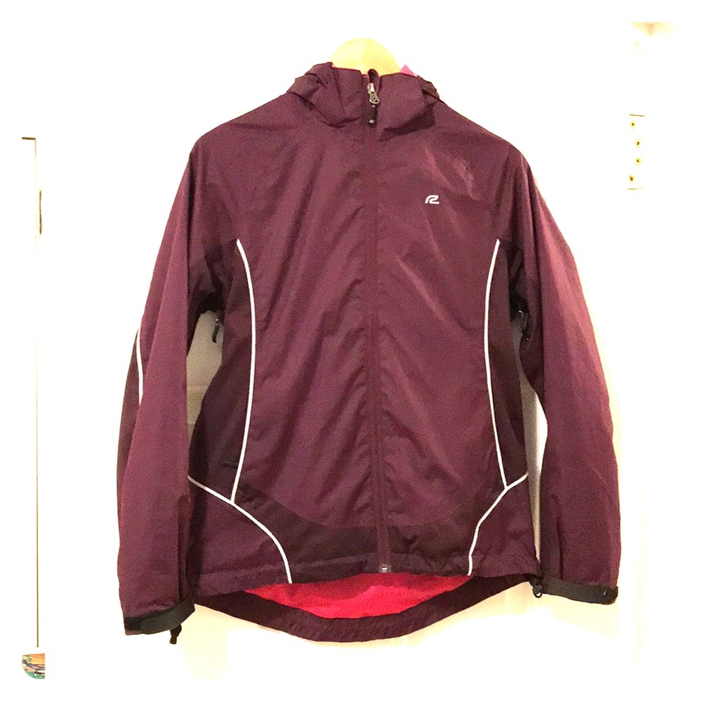 Roadrunner Sports raincoat with detachable hood
